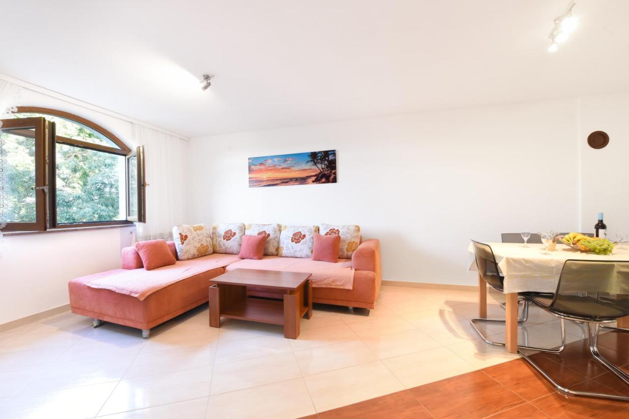Apartments Mirasol ウマグ エクステリア 写真