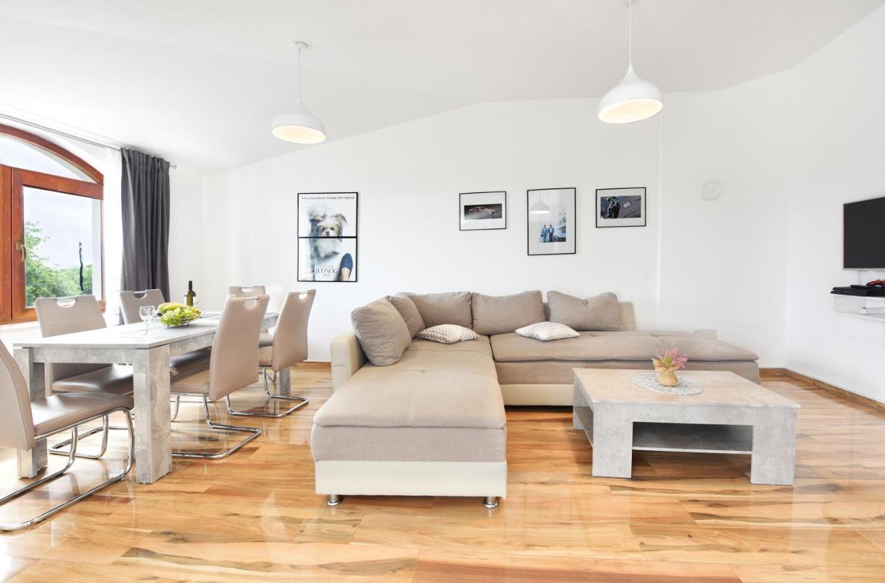 Apartments Mirasol ウマグ エクステリア 写真