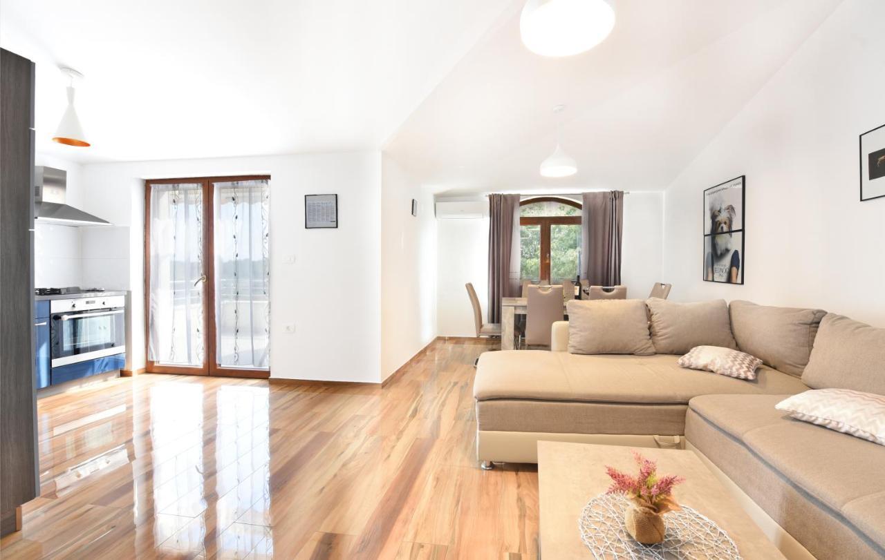 Apartments Mirasol ウマグ エクステリア 写真