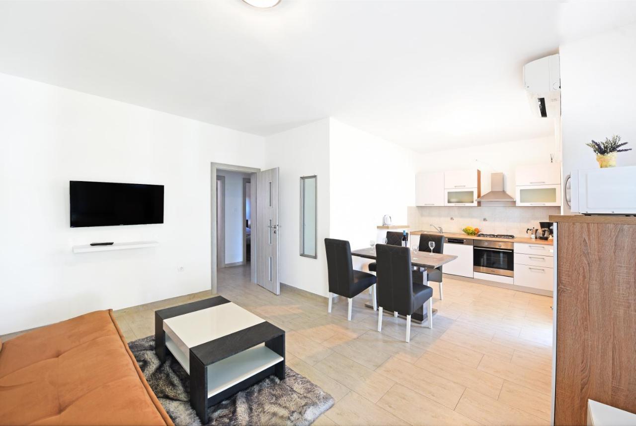 Apartments Mirasol ウマグ エクステリア 写真