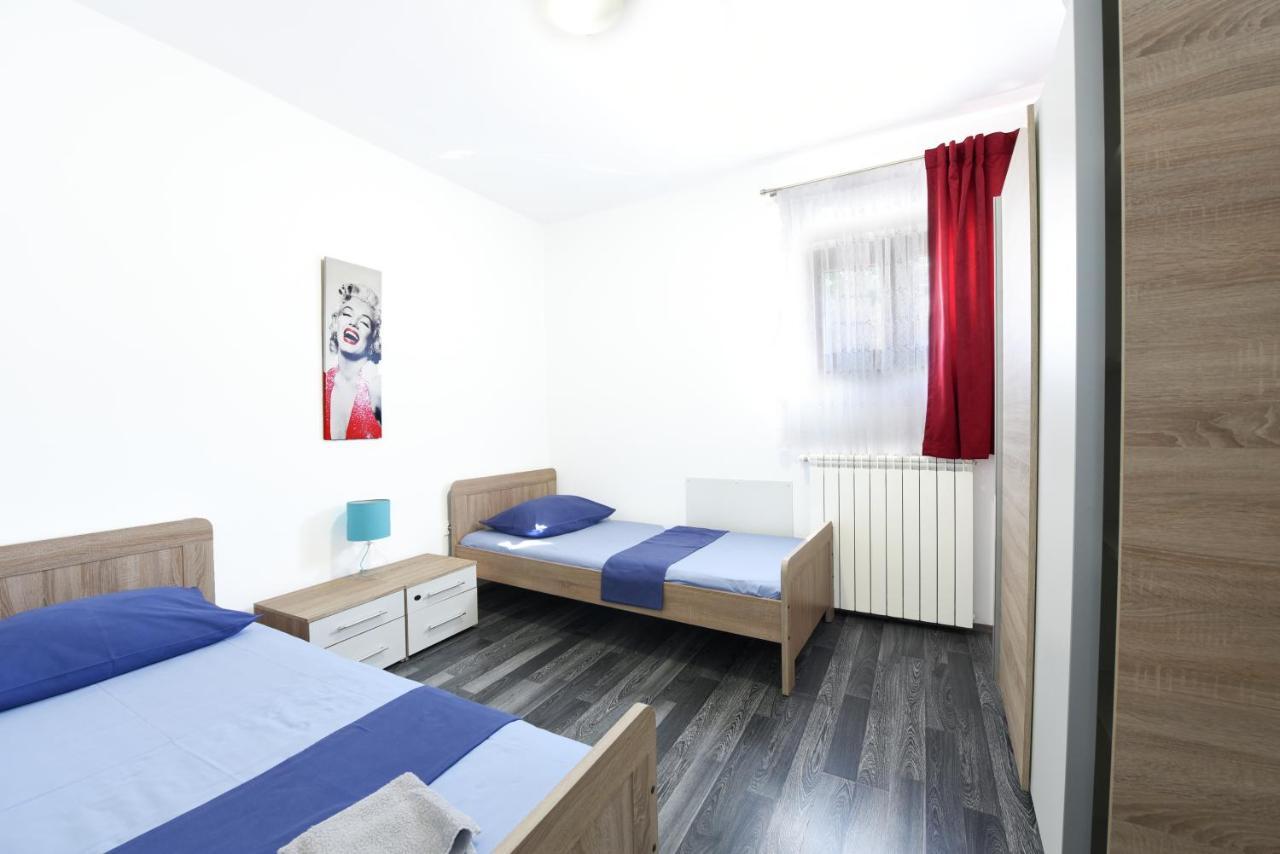 Apartments Mirasol ウマグ エクステリア 写真